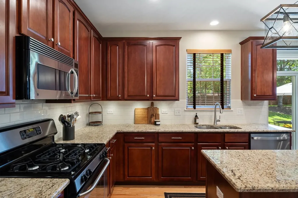 2815 Forest Creek Lane Naperville IL 60565