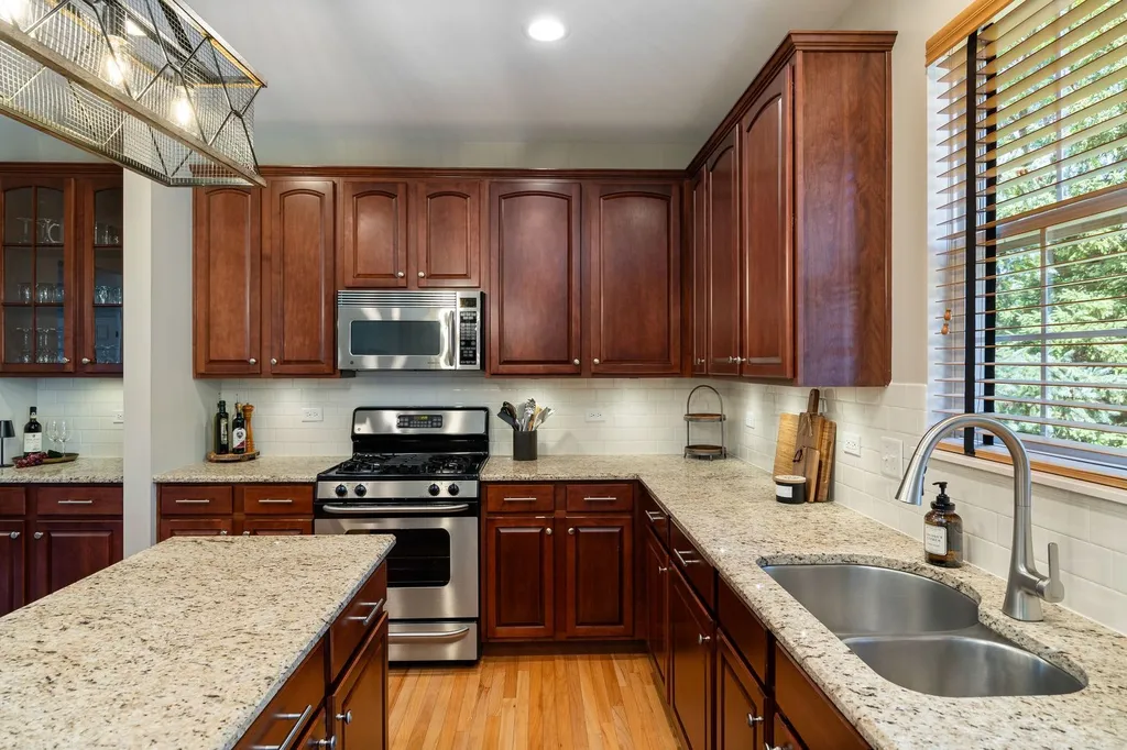 2815 Forest Creek Lane Naperville IL 60565