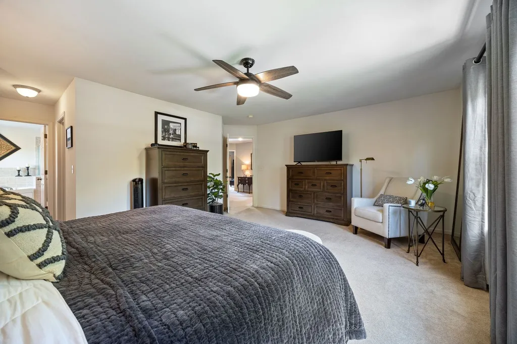 2815 Forest Creek Lane Naperville IL 60565