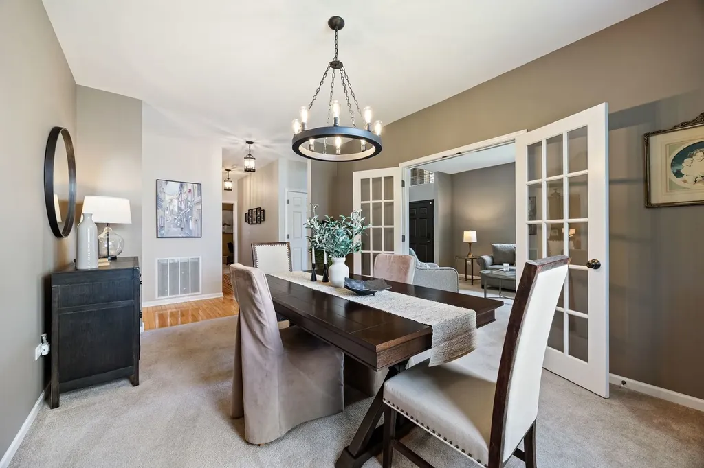 2815 Forest Creek Lane Naperville IL 60565