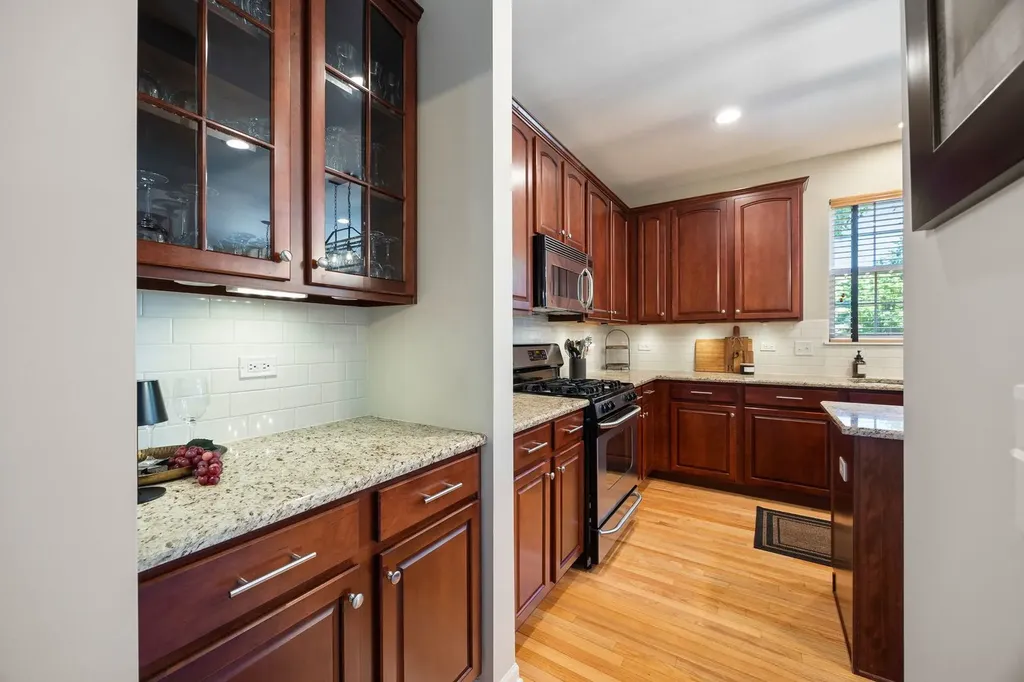 2815 Forest Creek Lane Naperville IL 60565