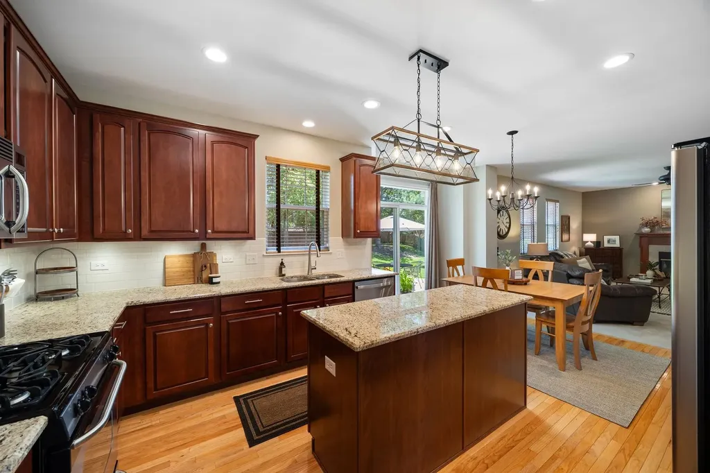 2815 Forest Creek Lane Naperville IL 60565