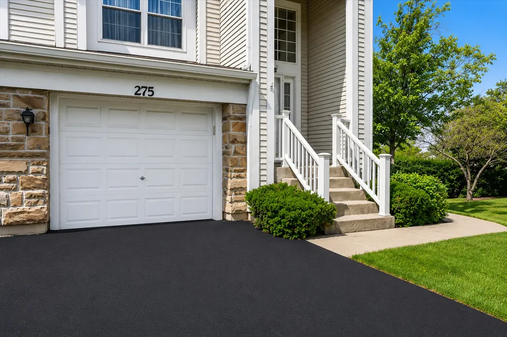 275 Arlington Court Carol Stream IL 60188