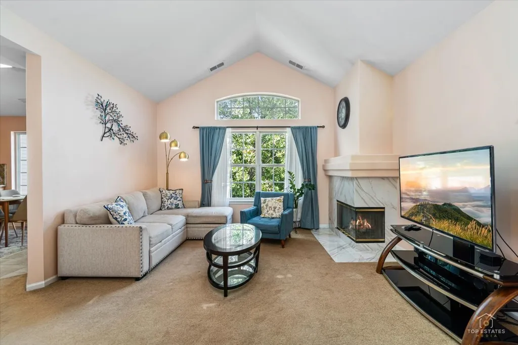 275 Arlington Court Carol Stream IL 60188