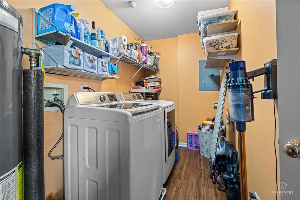 275 Arlington Court Carol Stream IL 60188