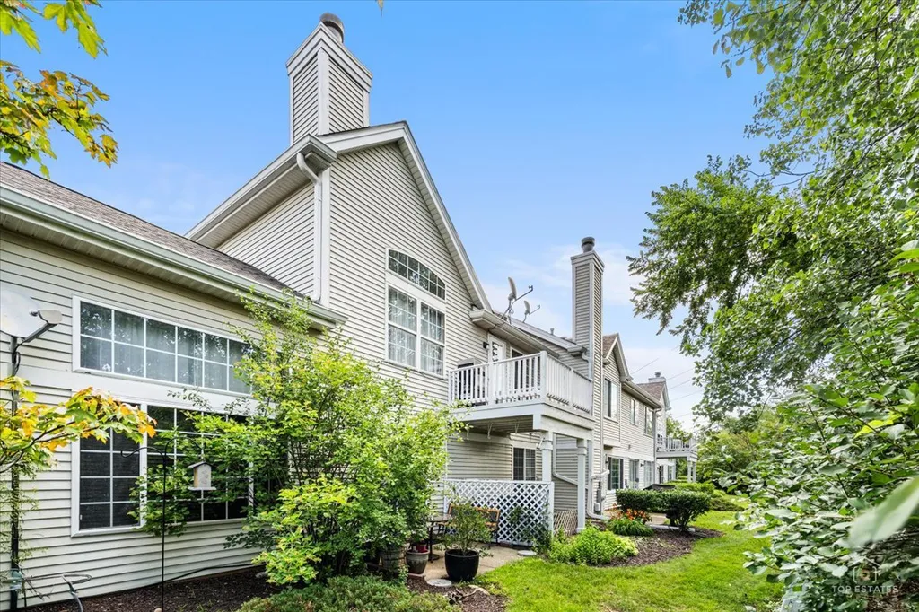 275 Arlington Court Carol Stream IL 60188