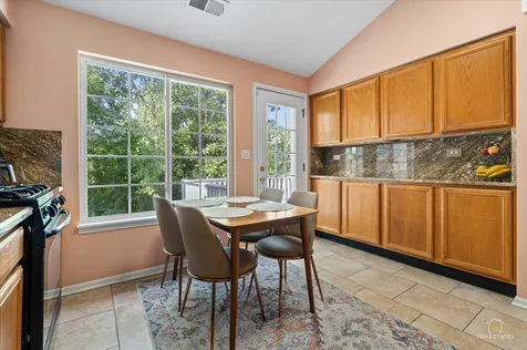 275 Arlington Court Carol Stream IL 60188