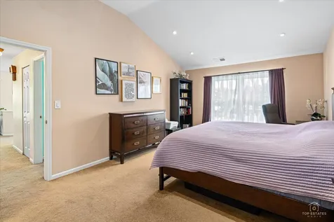275 Arlington Court Carol Stream IL 60188