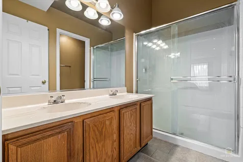 275 Arlington Court Carol Stream IL 60188