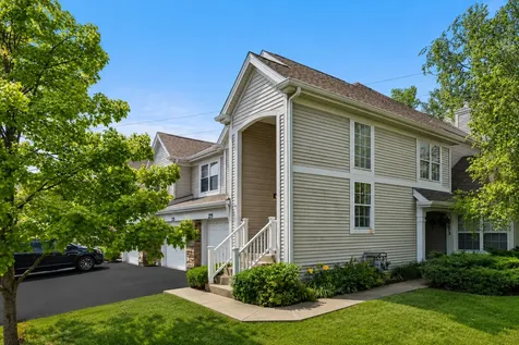 275 Arlington Court Carol Stream IL 60188