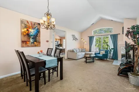 275 Arlington Court Carol Stream IL 60188