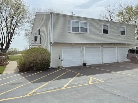 195 Thomas Court Bartlett IL 60103