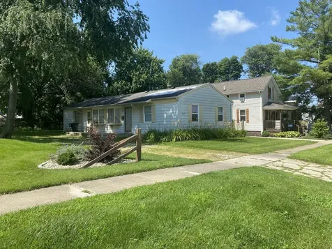 1009 East Jackson Street Bloomington IL 61701