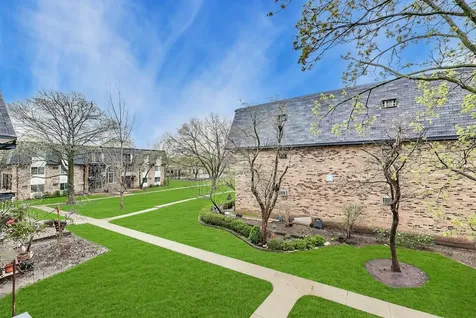 2A East Dundee Quarter Drive Palatine IL 60074