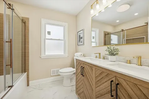 519 North Forest Avenue Mount Prospect IL 60056