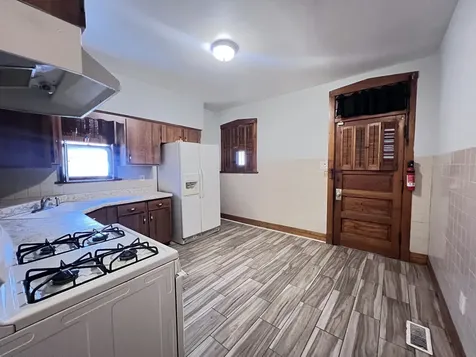 821 North Waller Avenue Chicago IL 60651