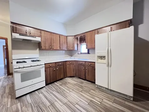 821 North Waller Avenue Chicago IL 60651