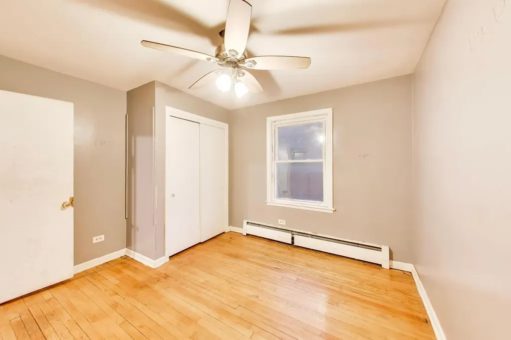 5160 West Sunnyside Avenue Chicago IL 60630