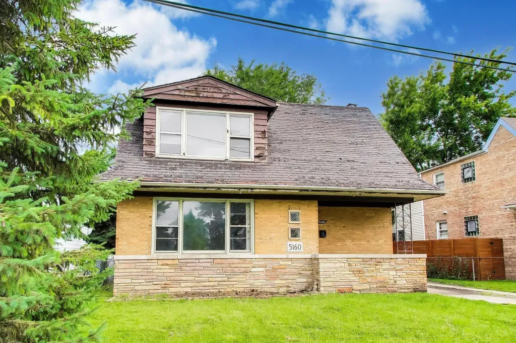 5160 West Sunnyside Avenue Chicago IL 60630