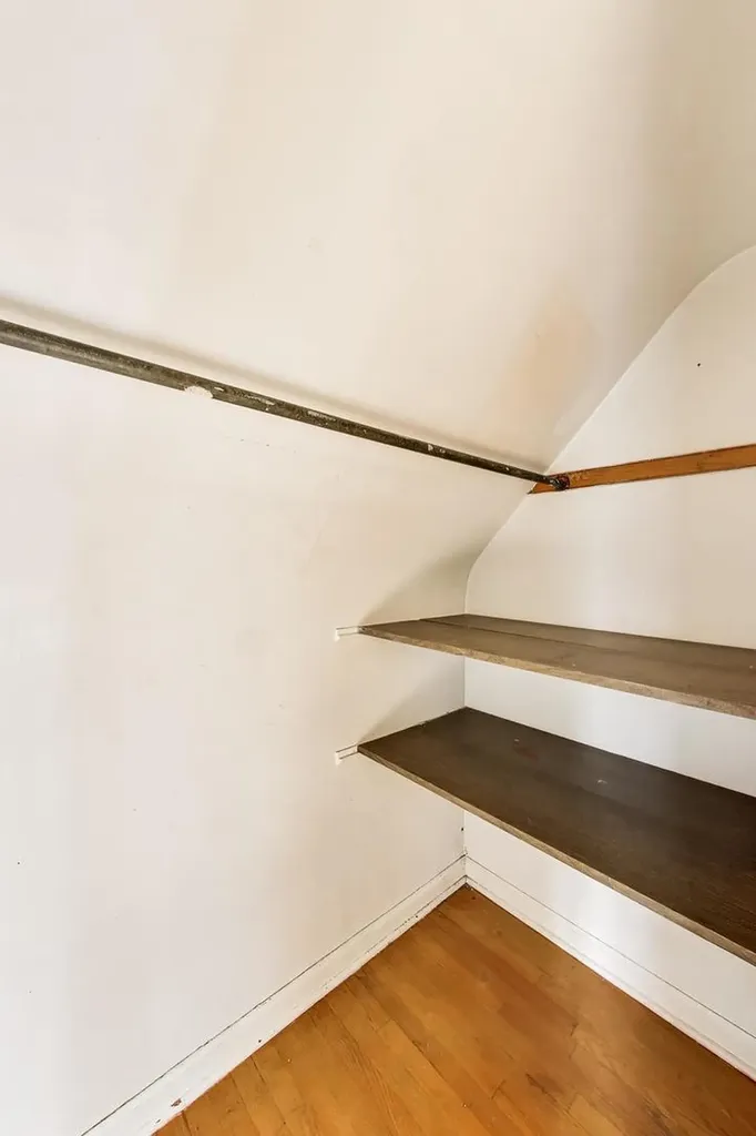 5160 West Sunnyside Avenue Chicago IL 60630