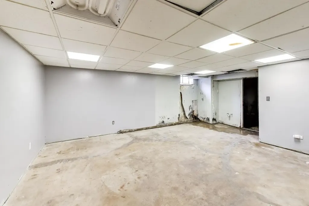 5160 West Sunnyside Avenue Chicago IL 60630