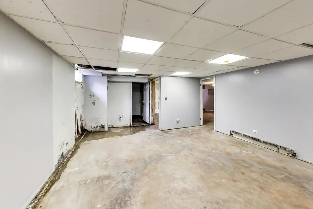 5160 West Sunnyside Avenue Chicago IL 60630