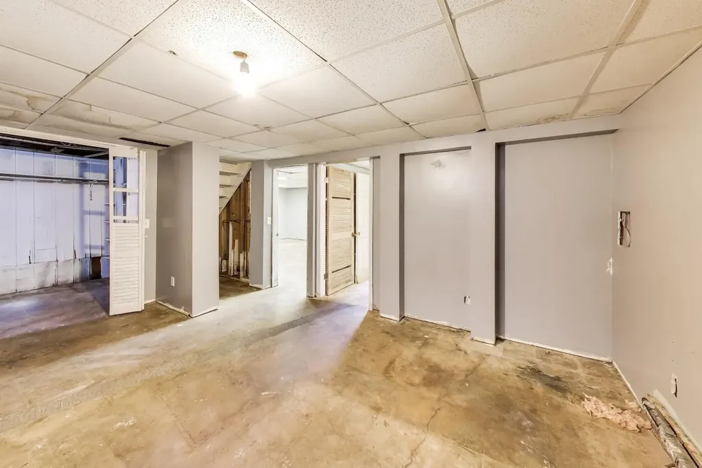 5160 West Sunnyside Avenue Chicago IL 60630