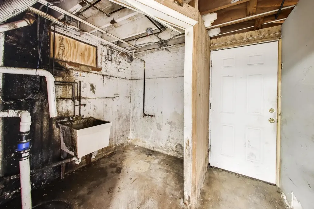 5160 West Sunnyside Avenue Chicago IL 60630