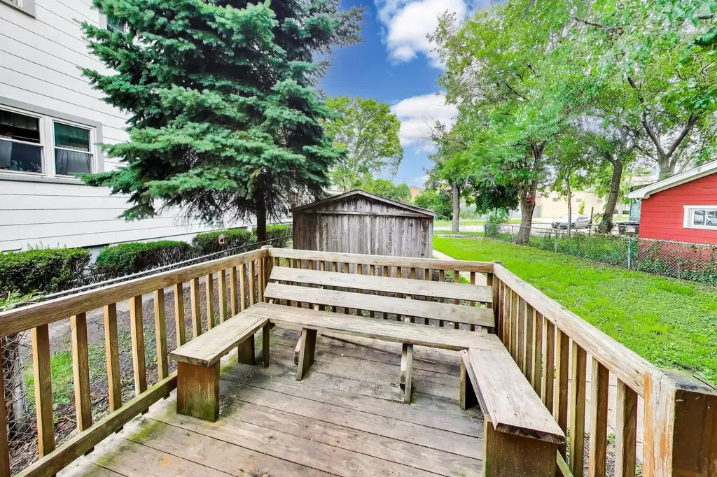 5160 West Sunnyside Avenue Chicago IL 60630