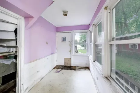 5160 West Sunnyside Avenue Chicago IL 60630