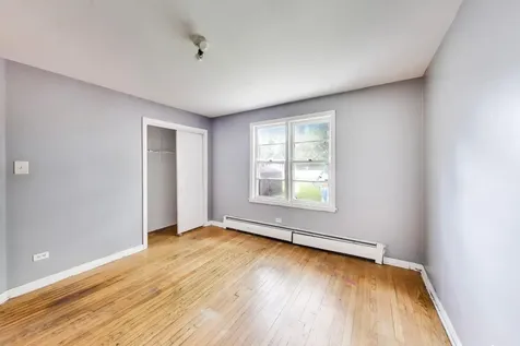 5160 West Sunnyside Avenue Chicago IL 60630