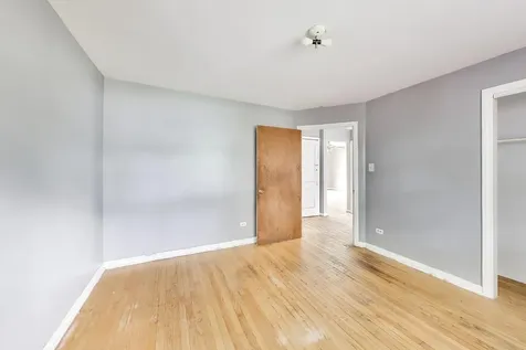 5160 West Sunnyside Avenue Chicago IL 60630