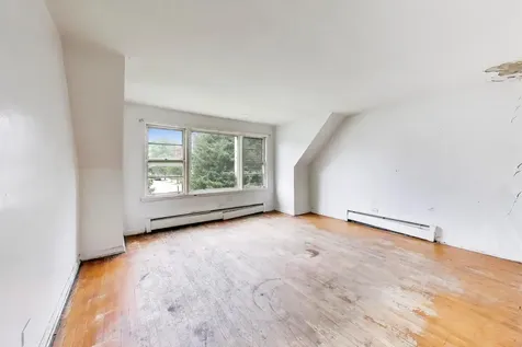 5160 West Sunnyside Avenue Chicago IL 60630