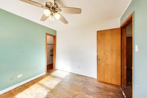 5160 West Sunnyside Avenue Chicago IL 60630