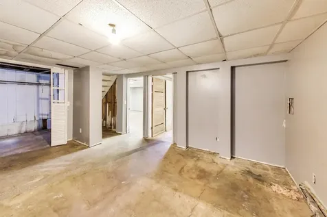5160 West Sunnyside Avenue Chicago IL 60630
