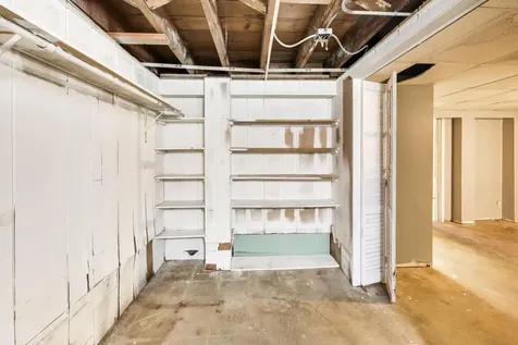 5160 West Sunnyside Avenue Chicago IL 60630