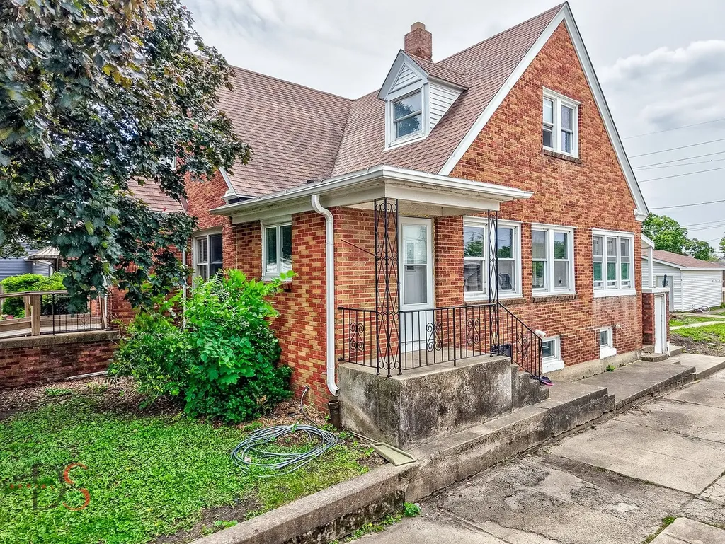 217 20TH Avenue Ottawa IL 61350
