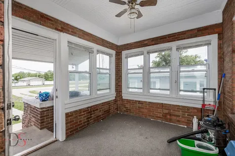 217 20TH Avenue Ottawa IL 61350