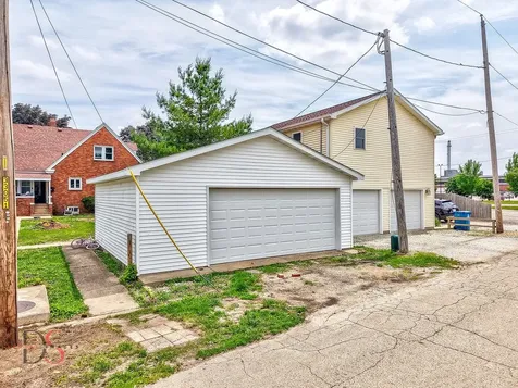 217 20TH Avenue Ottawa IL 61350
