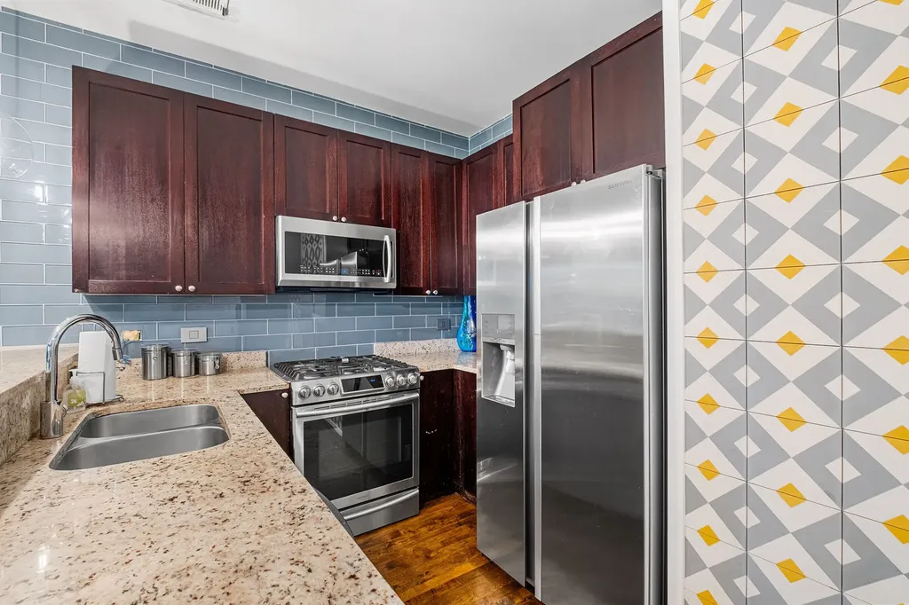 2442 West Madison Street Chicago IL 60612