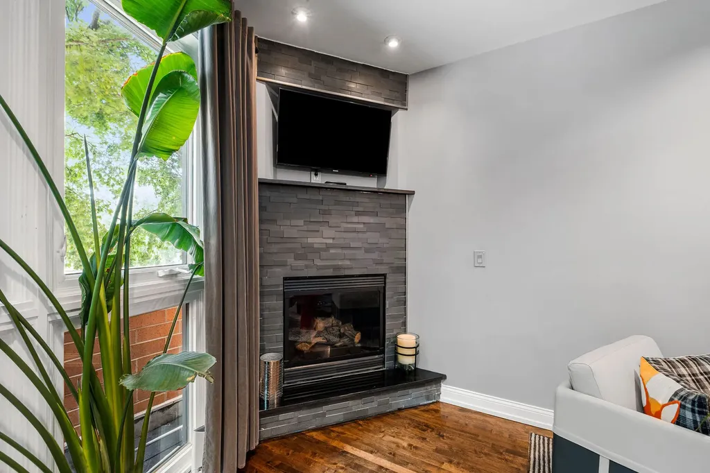 2442 West Madison Street Chicago IL 60612
