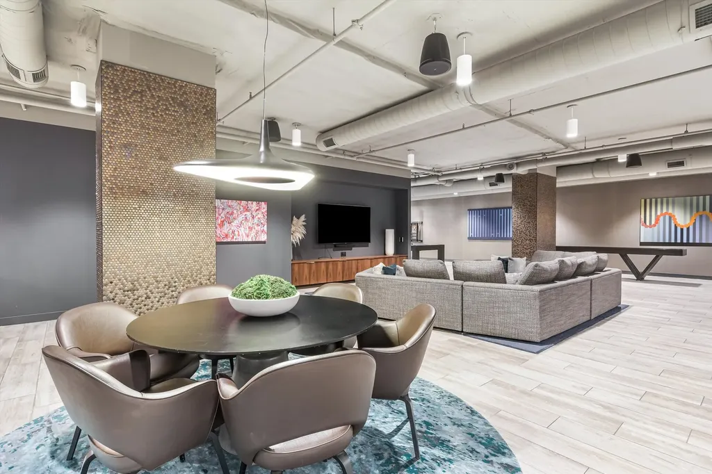 211 North Harbor Drive Chicago IL 60601