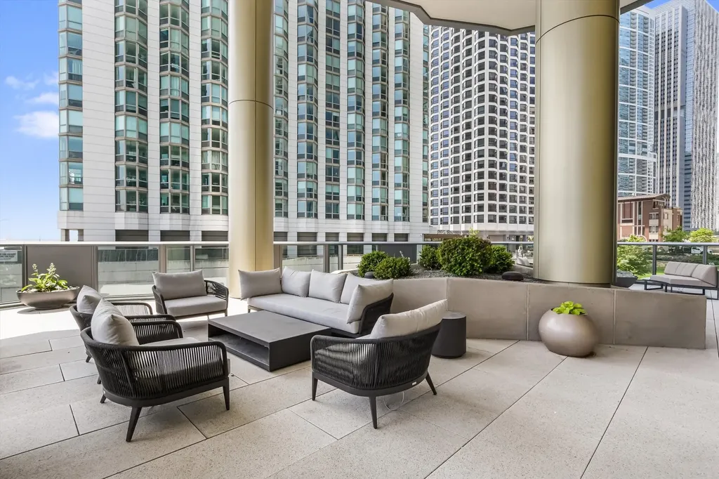 211 North Harbor Drive Chicago IL 60601
