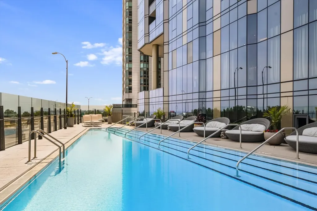 211 North Harbor Drive Chicago IL 60601