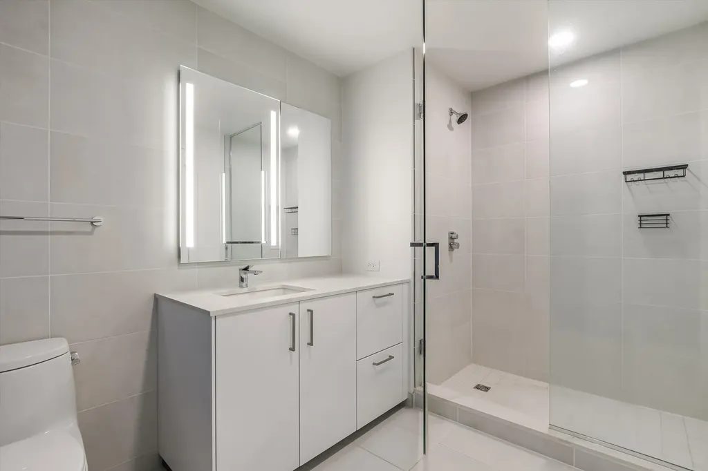 211 North Harbor Drive Chicago IL 60601