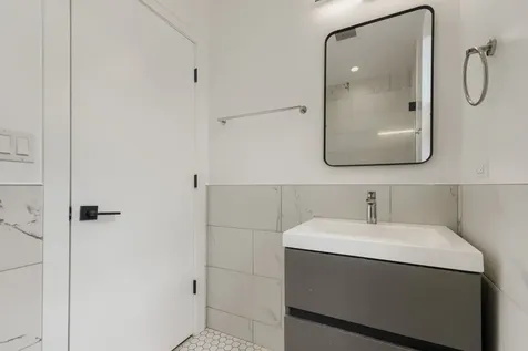 6740 North Sheridan Road Chicago IL 60626