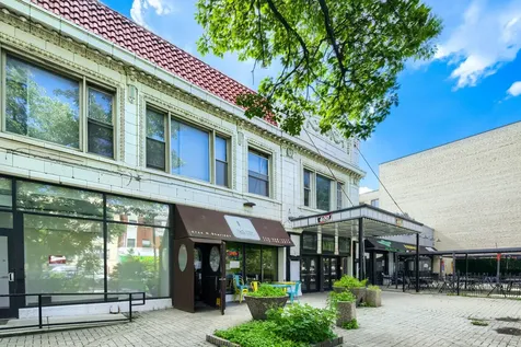 6740 North Sheridan Road Chicago IL 60626