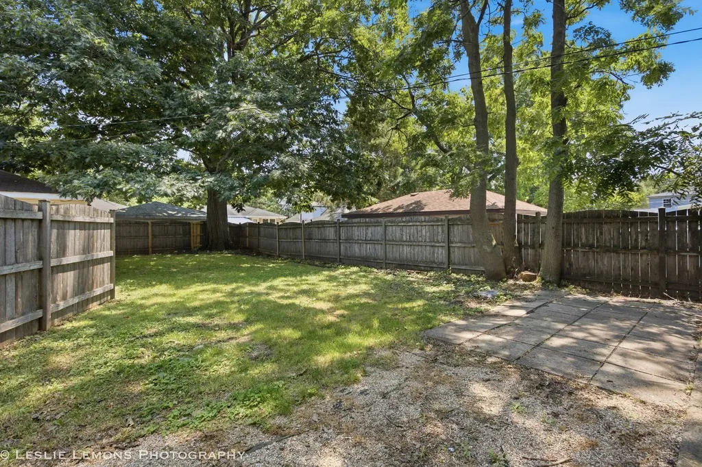223 Biermann Avenue Villa Park IL 60181