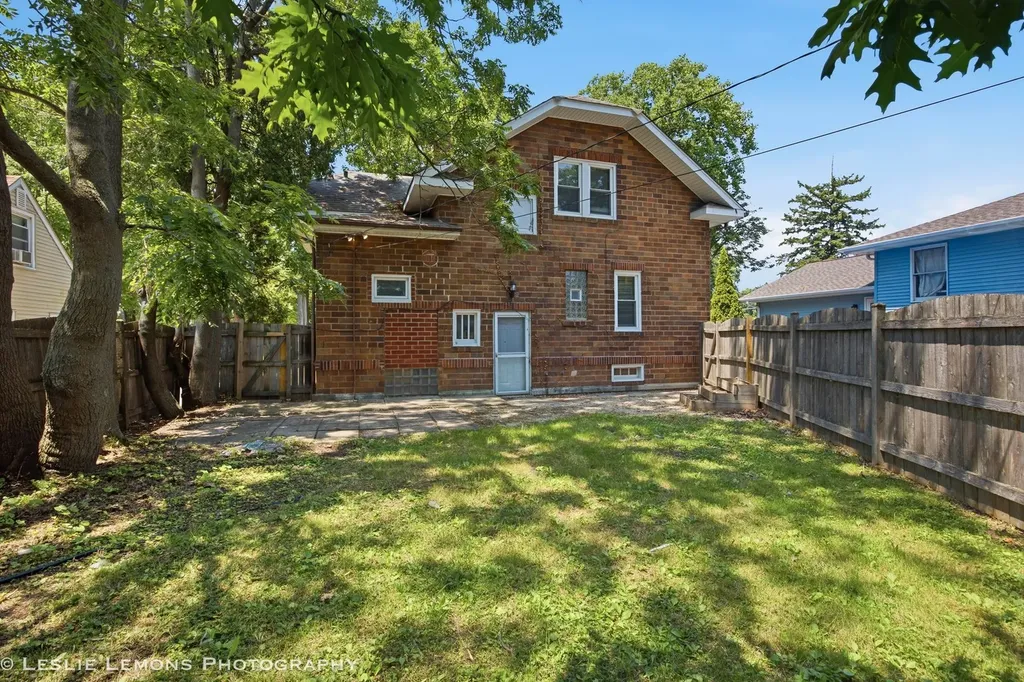 223 Biermann Avenue Villa Park IL 60181
