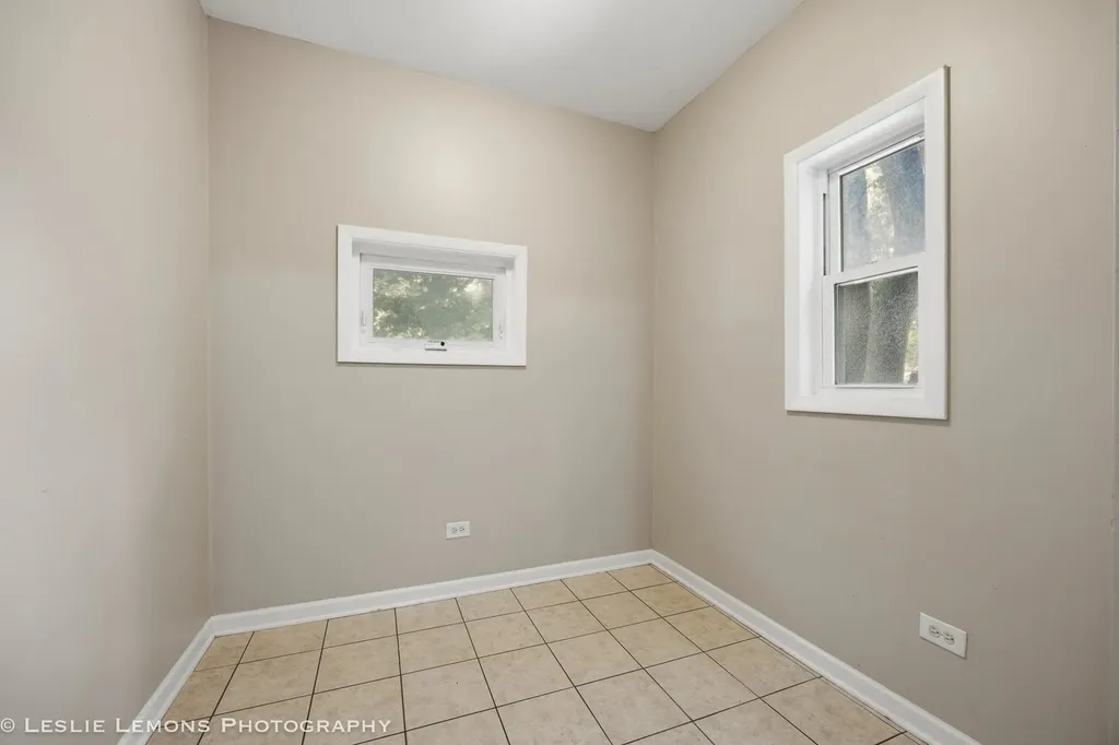 223 Biermann Avenue Villa Park IL 60181